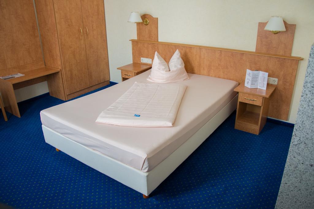 Domizil Alte Post Otel Püttlingen Dış mekan fotoğraf