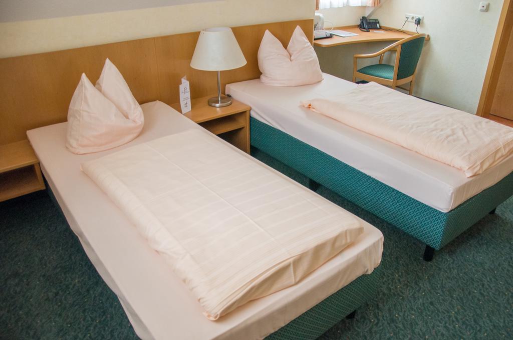 Domizil Alte Post Otel Püttlingen Oda fotoğraf
