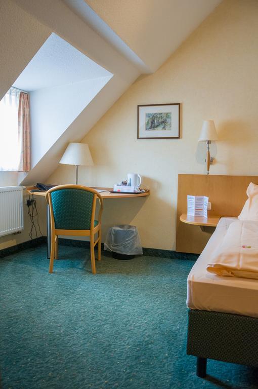 Domizil Alte Post Otel Püttlingen Dış mekan fotoğraf