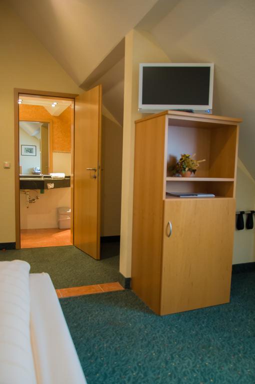 Domizil Alte Post Otel Püttlingen Dış mekan fotoğraf