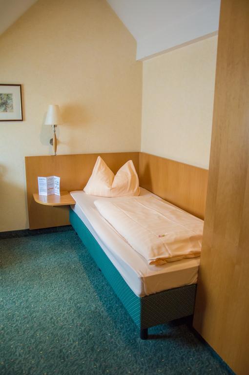 Domizil Alte Post Otel Püttlingen Dış mekan fotoğraf