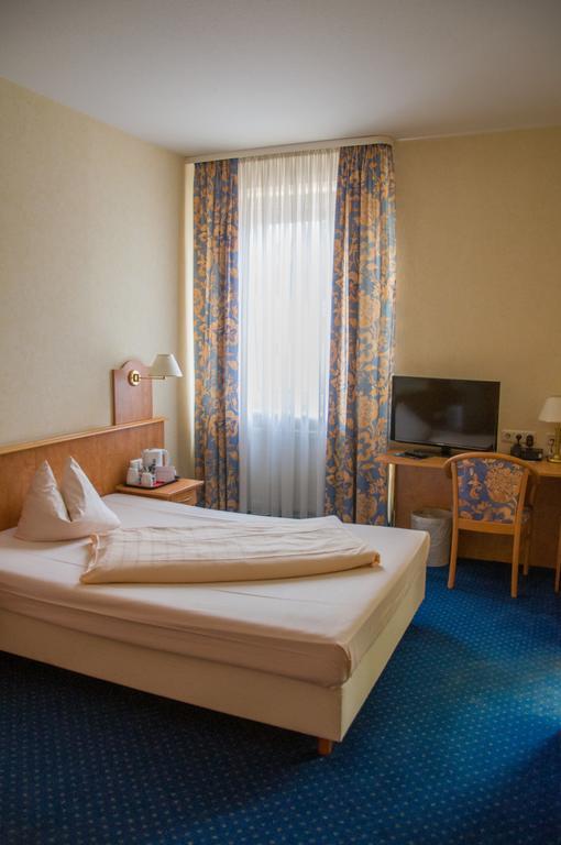 Domizil Alte Post Otel Püttlingen Dış mekan fotoğraf