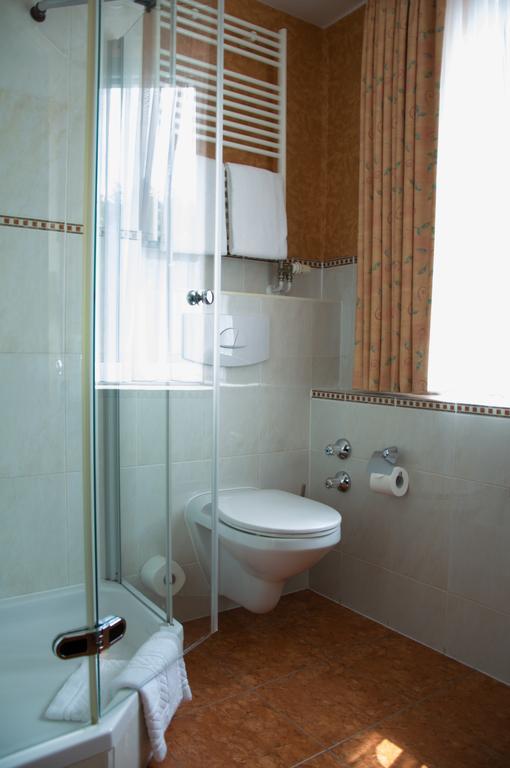 Domizil Alte Post Otel Püttlingen Dış mekan fotoğraf