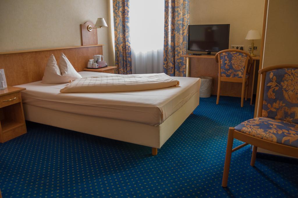 Domizil Alte Post Otel Püttlingen Dış mekan fotoğraf