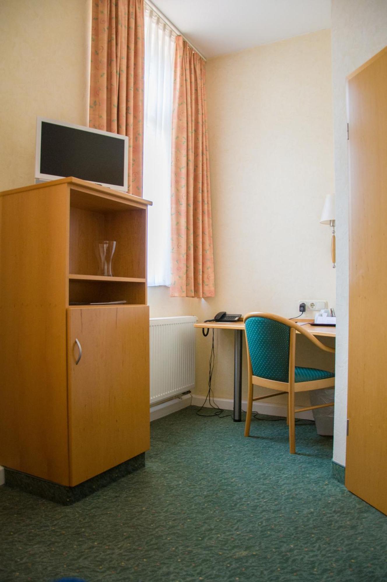Domizil Alte Post Otel Püttlingen Oda fotoğraf