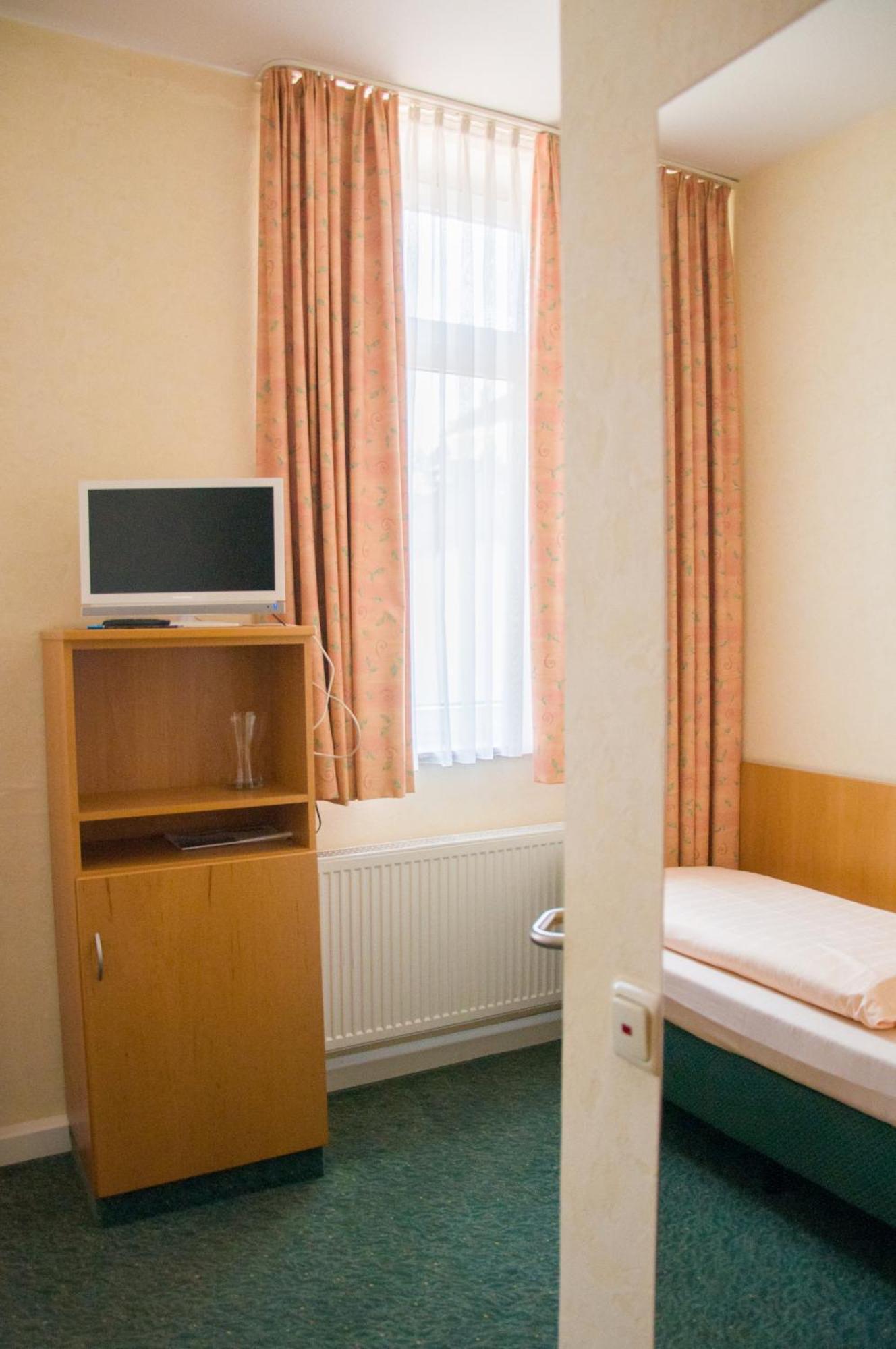 Domizil Alte Post Otel Püttlingen Oda fotoğraf