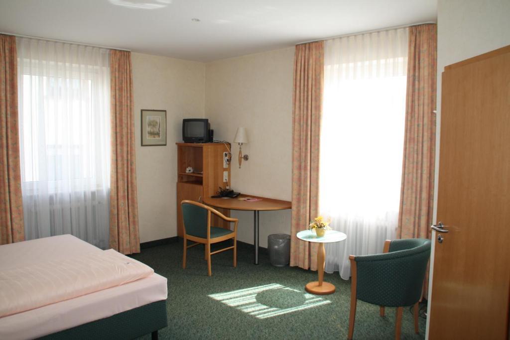 Domizil Alte Post Otel Püttlingen Dış mekan fotoğraf