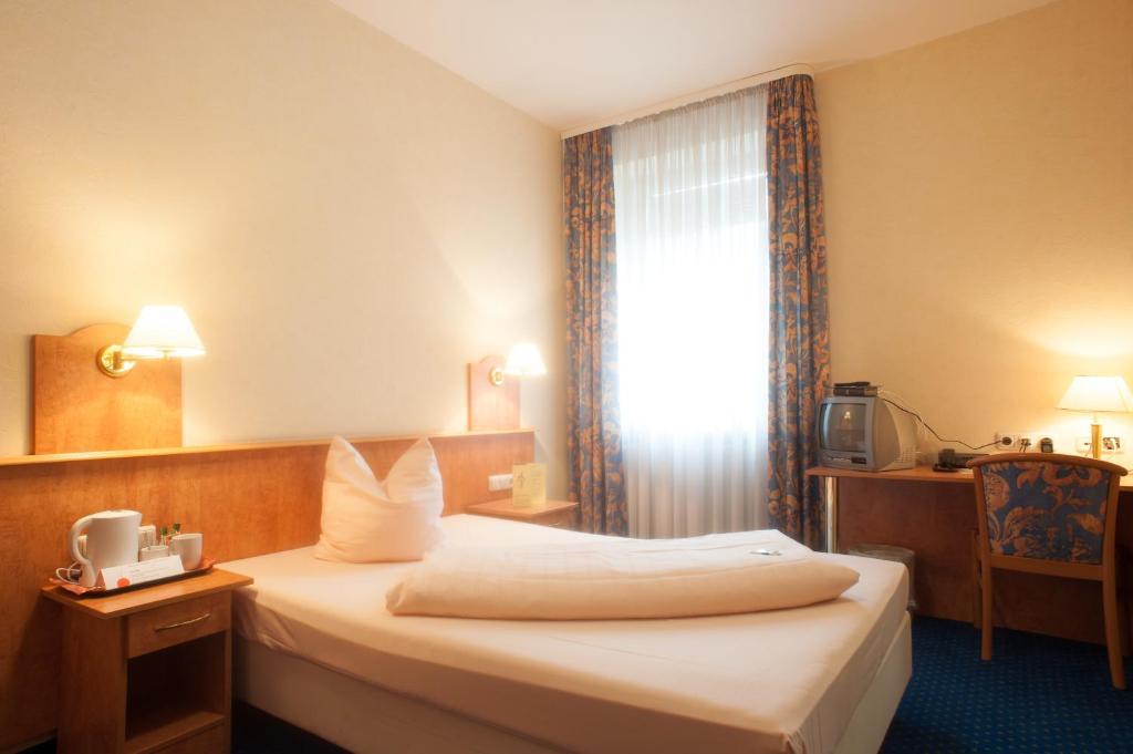 Domizil Alte Post Otel Püttlingen Dış mekan fotoğraf