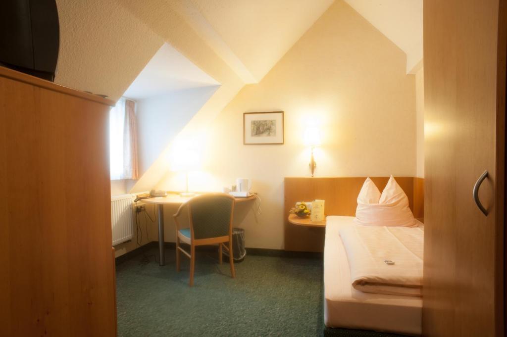 Domizil Alte Post Otel Püttlingen Dış mekan fotoğraf